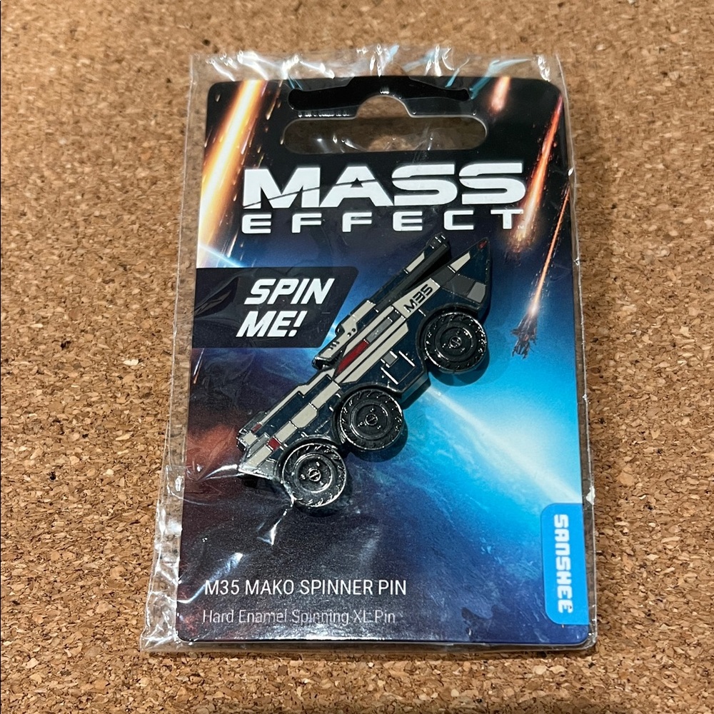 Mass Effect M35 Mako Spinner Pin - Black and Gray